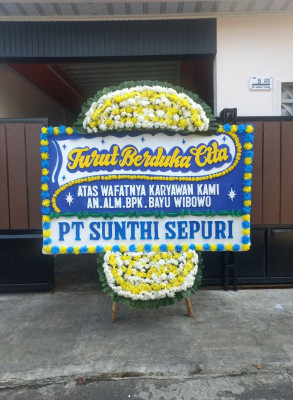 Papan Bunga Duka di Pasar Kemis
